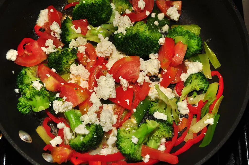 queso feta en ensalada