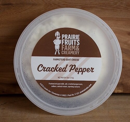 Cracked Pepper Chèvre Frais cortesía de Prairie Fruits Farm &  Lechería