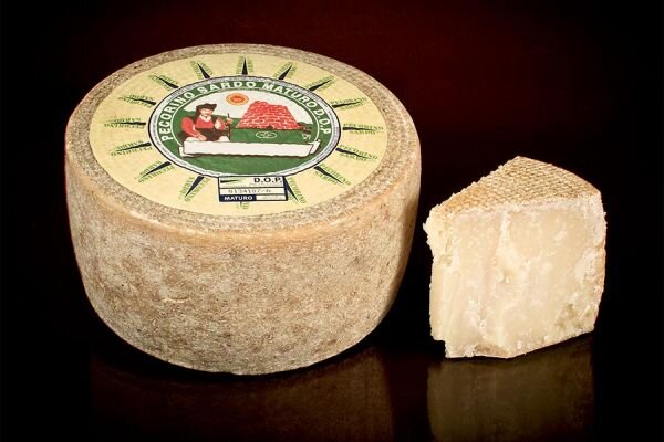 Pecorino Sardo DOP.jpg