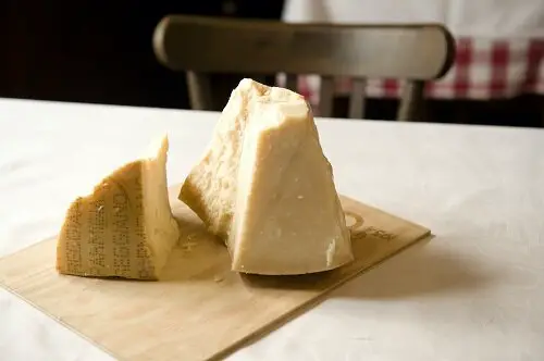 Trozos de Pamigiano Reggiano