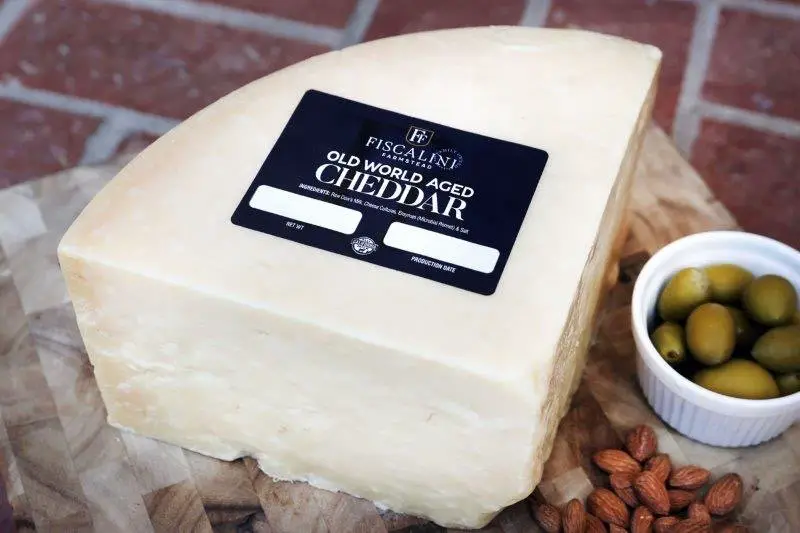 Cheddar añejo del viejo mundo Fiscalini