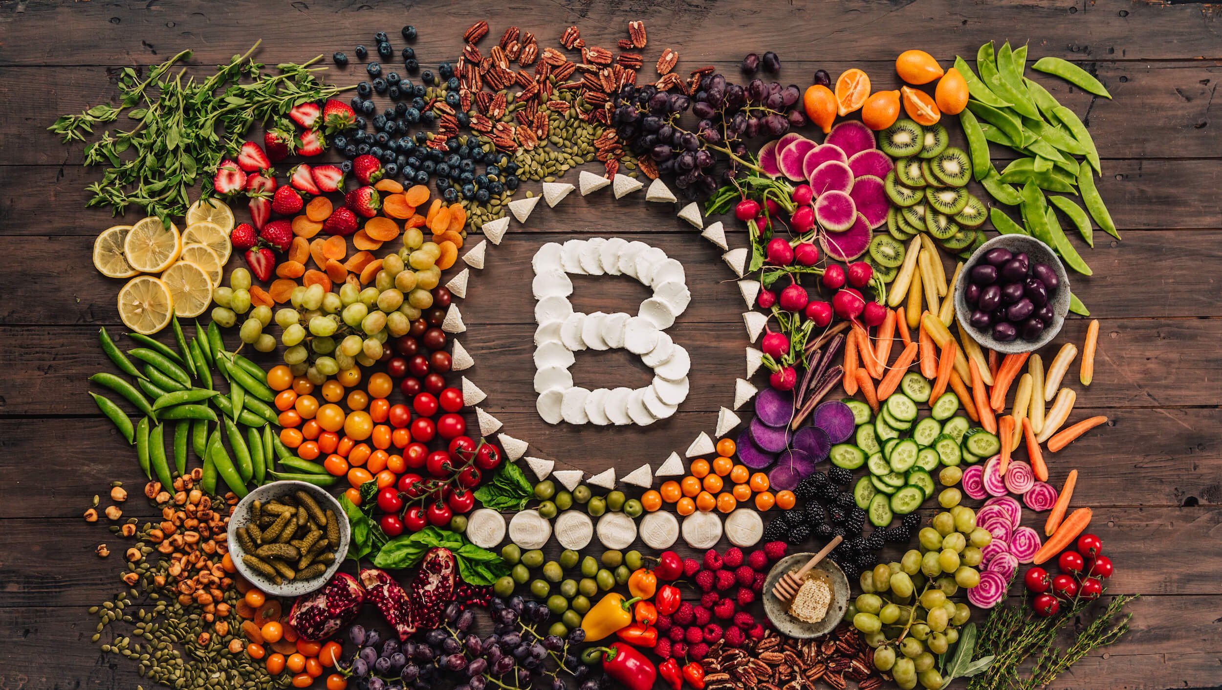 Queso B Corp con verduras y frutas