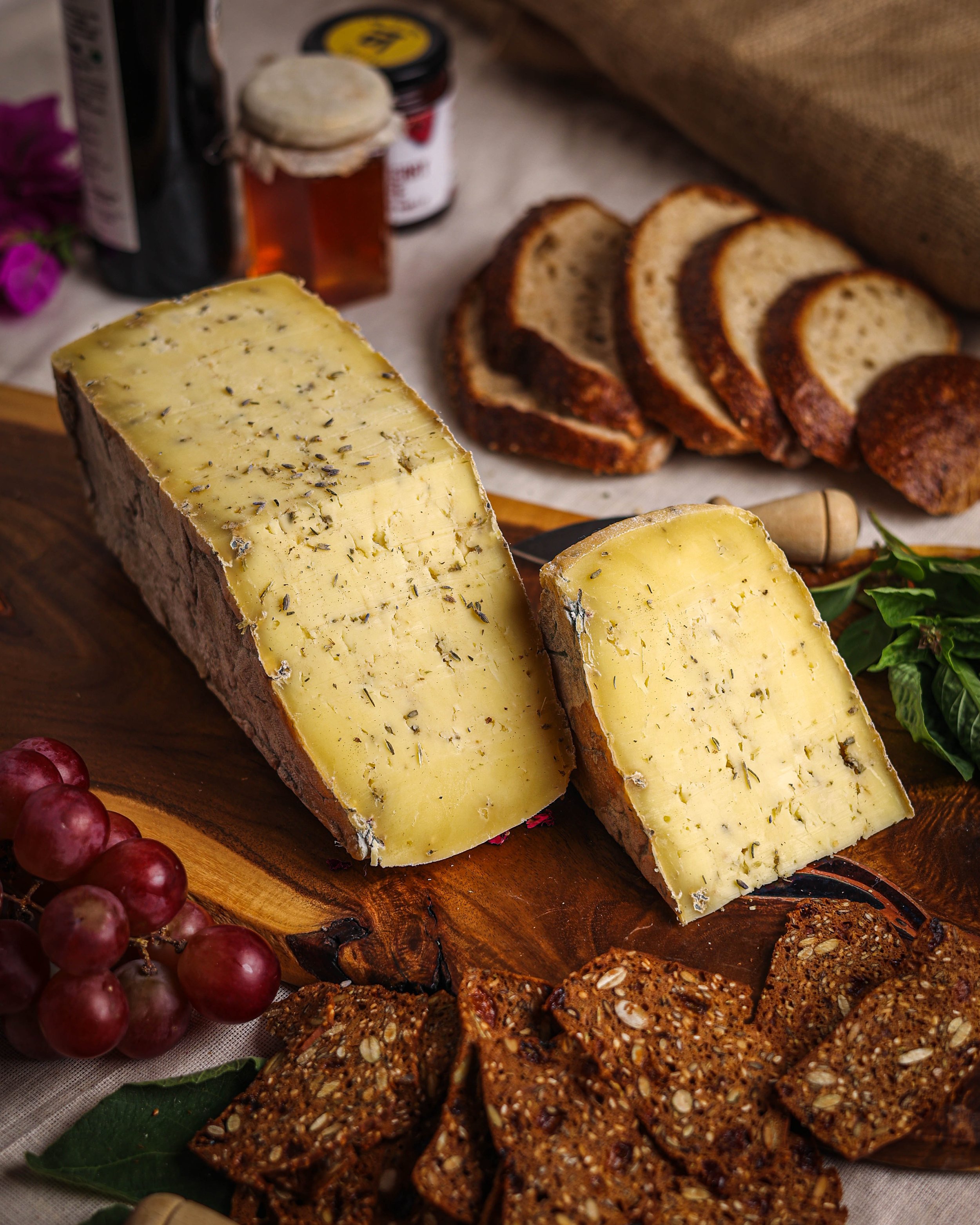 Cheddar galardonado con infusión de lavanda