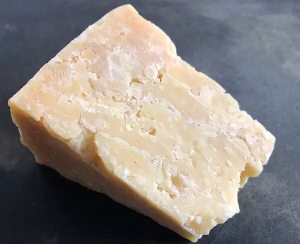 McKinley queso cheddar encuadernado en tela extra añejo