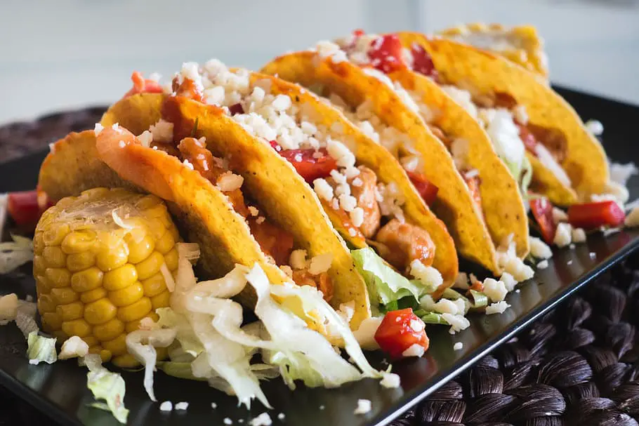 tacos con queso